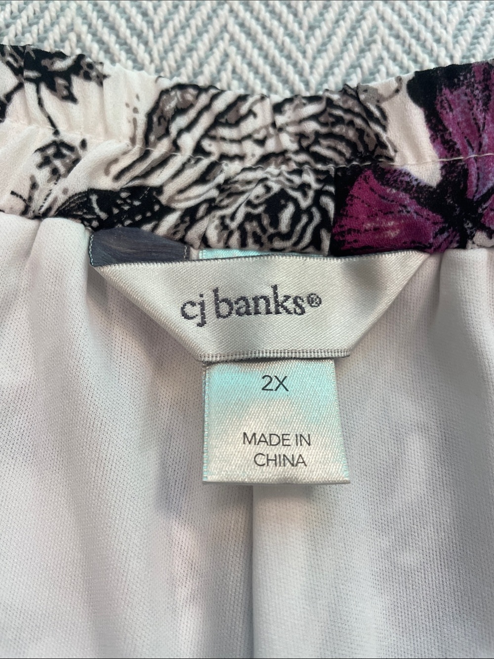 CJ Banks Floral  Butterfly Print A-Line Skirt Lavenders whites, Waist 21 1/2" - Picture 6 of 9